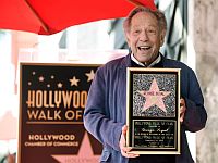 В Калифорнии в возрасте 87 лет умер актер Джордж Сигал