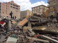 На востоке Каира обрушилось 10-этажное жилое здание; есть погибшие и раненые