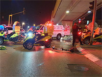 На улице Хагана в Тель-Авиве транспортное средство сбило мужчину примерно 40 лет, ехавшего на электросамокате