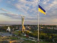 Украина высылает старшего дипломата посольства России в Киеве в ответ на действия России