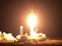 Во Флориде стартовала ракета-носитель Falcon 9 с кораблем Crew Dragon, направляющимся к МКС