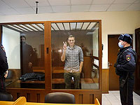 Алексей Навальный заявил, что прекращает голодовку