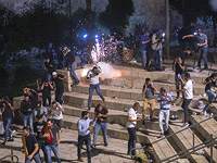 Беспорядки в Иерусалиме. "Красный Полумесяц" заявляет о сотнях "раненых палестинцах"