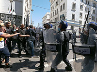 В Алжире запрещены несанкционированные демонстрации