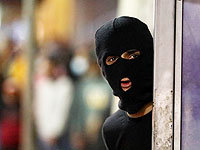 Беспорядки на железнодорожной станции Лод, полиция применяет спецсредства