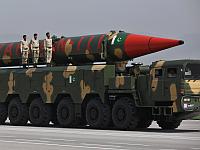 Пакистанский парламентарий: "Зачем нам атомные бомбы, если мы не можем защитить с их помощью Палестину"