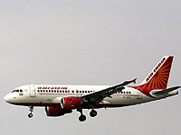 Самолет авиакомпании Air India прервал полет из-за летучей мыши