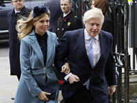 Британский премьер Борис Джонсон и мать его младшего сына Кэрри Саймондс тайно поженились