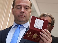 СМИ опубликовали ошибочное сообщение о том, что для получения паспорта граждане РФ, проживающие за рубежом, должны приезжать в Россию