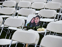 В Гааге возобновляется процесс по делу MH17, у российского посольства вновь выставили 298 белых стульев