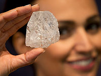 Так выглядит крупнейший необработанный алмаз, "Lesedi La Rona" весом 1109 карат