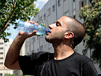 Жаркая неделя: минздрав рекомендует пить воду и не находиться подолгу на улице
