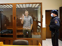 Алексей Навальный: "Тюремная система России обожает снимать вас голым"