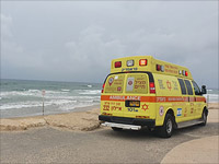 На пляже в Акко парамедики реанимировали пожилого мужчину, которого вытащили из воды
