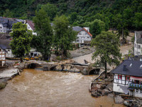 Наводнения в Германии: не менее 80 погибших, 1300 пропавших без вести