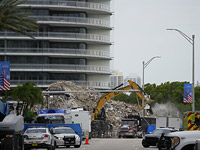 Обрушение здания во Флориде: анализ причин катастрофы задерживается, поиск тел погибших продолжается