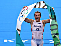 Олимпиада.  Триатлон. Победил норвежец Кристиан Блумменфельт