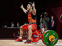 Олимпиада. Тяжелая атлетика. Китаец установил три олимпийских рекорда и один мировой