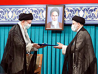 Накануне инаугурации Раиси (справа) встретился с аятоллой Хаменеи (слева). 2 августа 2021 года, Тегеран, Иран