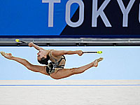 Олимпиада. Художественная гимнастика. После первого упражнения лидирует Линой Ашрам