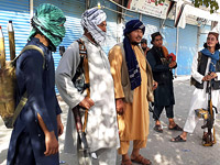 Талибы захватили афганские города Кандагар и Лашкаргах