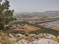 Вид на Изреельскую долину с Горы Низвержения