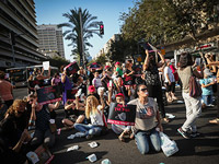 В Тель-Авиве проходит демонстрация протеста воспитательниц яслей