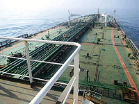 Иранский нефтяной танкер Faxon прошел около побережья ОАЭ и, вероятно, направляется в Ливан