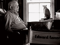 Умер американский актер Эдвард Аснер, голосом которого говорил старик из мультфильма "Вверх"