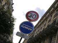 Скорость движения в Париже снижена до 30 км/ч
