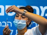 Вакцинация против коронавируса в Израиле: "бустерную" прививку получили 27% граждан
