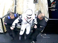 Экипаж космических туристов вернулся на Землю после трех суток на орбите