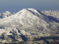Эльбрус Спасатели не смогли из-за ухудшения погоды эвакуировать тела погибших альпинистов