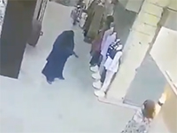 Грабители, в женских хиджабах, ограбили ювелирный магазин в Тулькарме