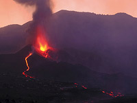 Извержения вулкана на Канарах: лава приближается к океану