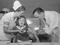 История вакцинаций: в чем схожи антипрививочники XXI и XVIII века