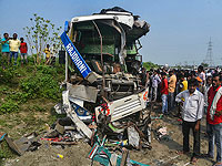 На севере Индии столкнулись автобус и грузовик; более десяти погибших, около 30 пострадавших