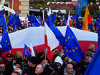 В Польше прошли массовые манифестации в поддержку ЕС
