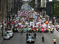 Массовые манифестации в поддержку права на аборты в США