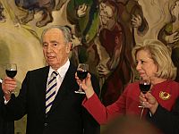Шимон Перес и Колет Авиталь в 2007 году