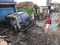 Жертвами наводнений в Индонезии стали не менее пяти человек