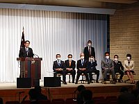 Правительство Японии ушло в отставку через месяц после формирования