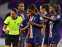 Женская команда ПСЖ в матче Лиги чемпионов