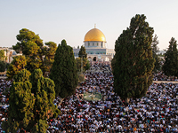 Около 60 тысяч мусульман приняли участие в молитве о дожде около мечети "Аль-Акса" в Иерусалиме