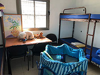 Детские игрушки и невоспламеняющиеся матрасы: центр содержания в "Бен-Гурионе" готов к "возобновлению туризма"