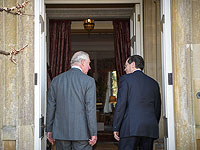 Слева направо: принц Чарльз и президент Герцог