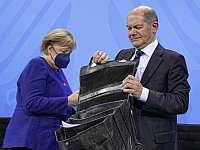 В Германии сформирована лево-центристская коалиция, канцлером станет социал-демократ Шольц