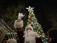 В Иерусалиме юношеская христианская ассоциация зажгла огни на рождественской елке