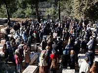 Годовщина гибели Ахувии Сандака: сотни людей пришли к его могиле