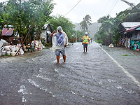 По Филиппинам ударил тайфун "Раи", скорость ветра превысила 150 км/ч